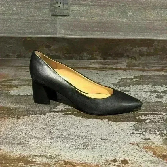 Marc Fisher London Black Thick Heel Women’s 9 Like New - Picture 2 of 3